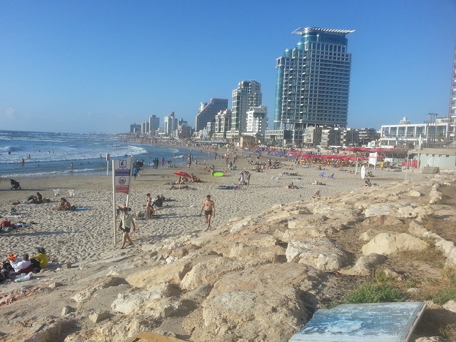 חוף התופים בתל אביב - חגיגת מוסיקה אורבנית מול הים